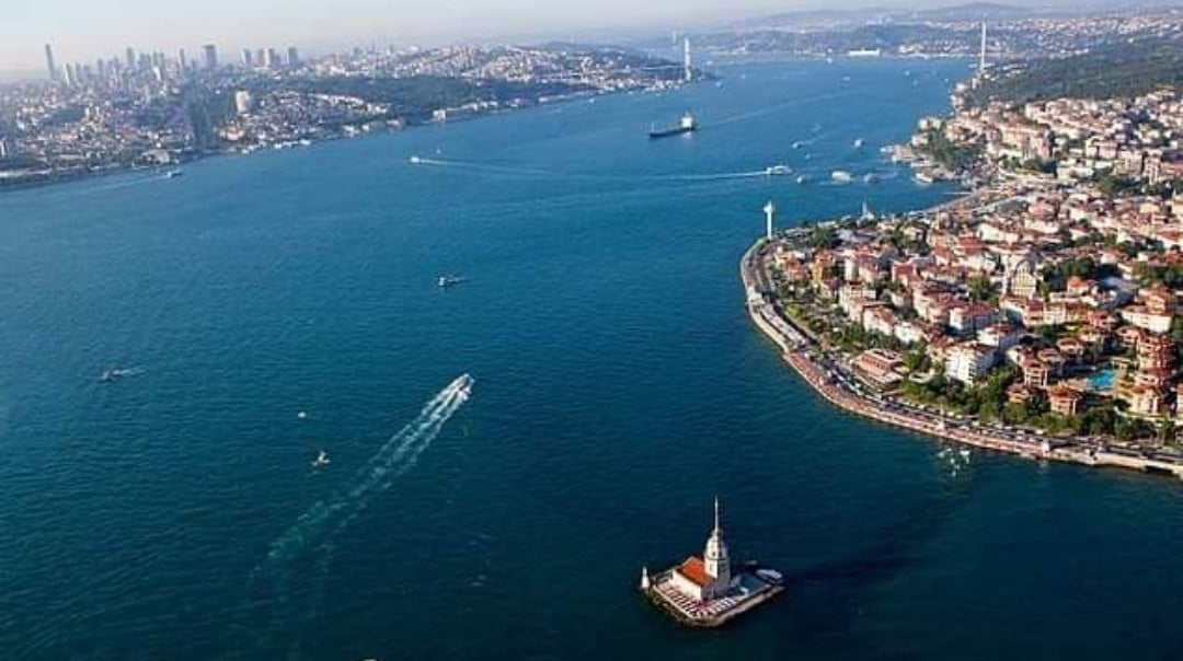 Kurumsal Etkinlikler İçin Tekne Kiralama: Neden Boğaz Turu?